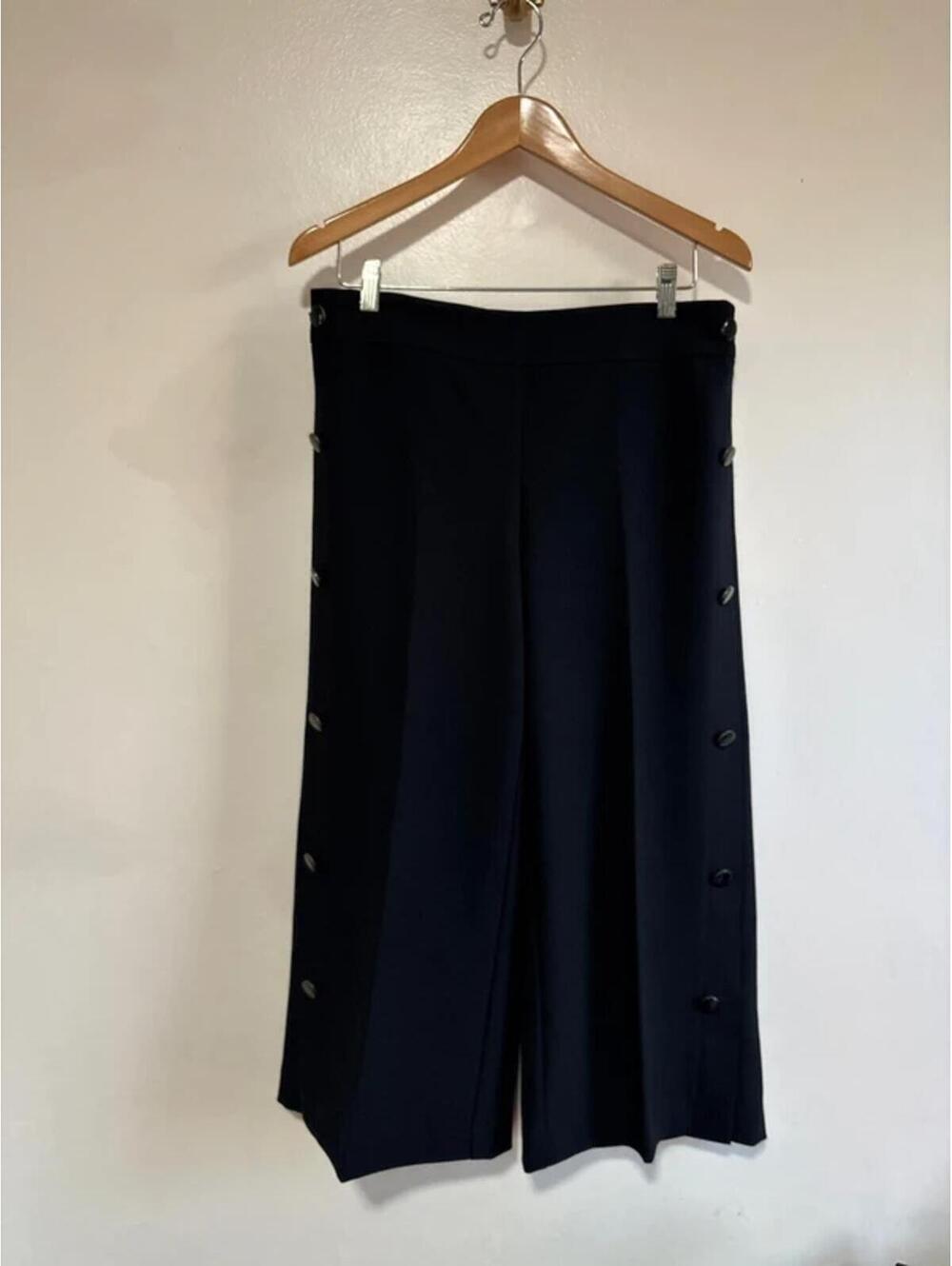LOFT Wide Leg Trousers in Black With Button Details size 6